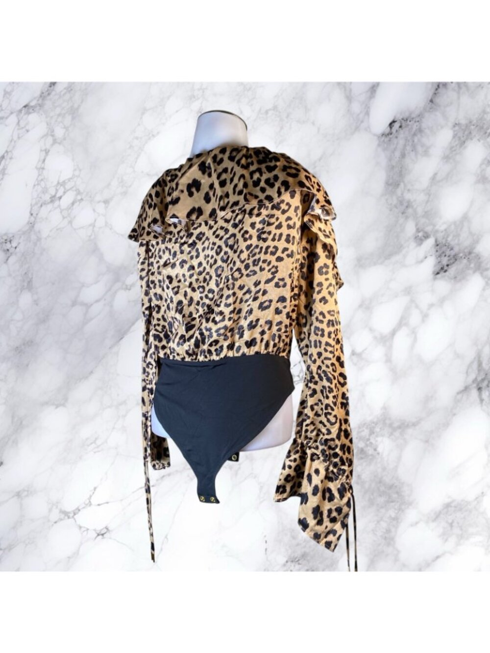 House of Harlow 1960 x REVOLVE Vada Bodysuit in Leopard - Picture 5 of 11